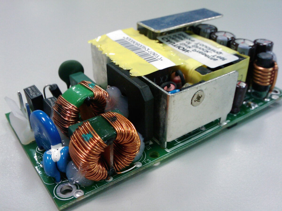 Q1 Industrial and Medical Single PC Power Supplies